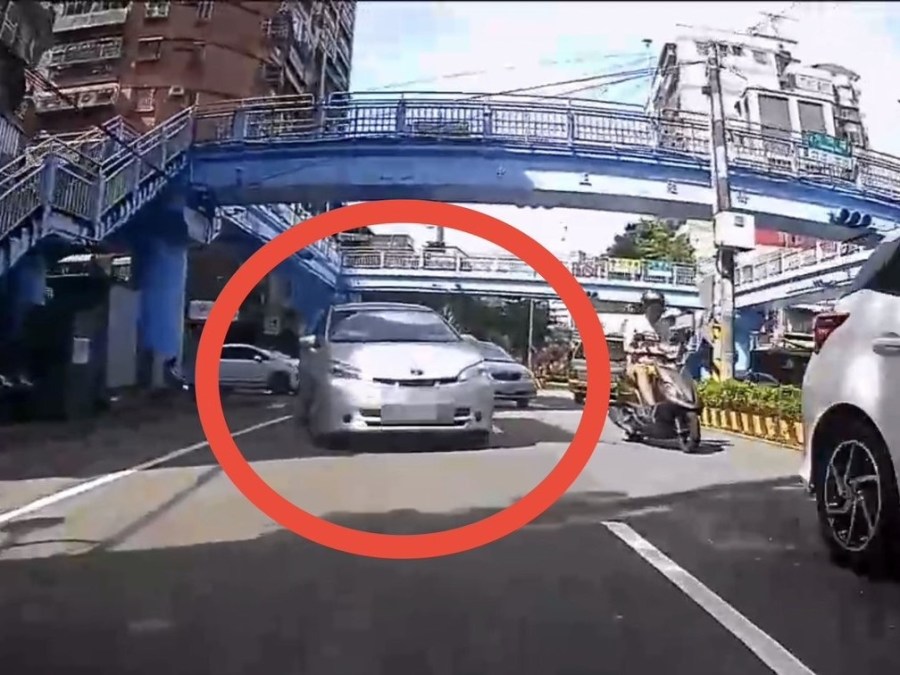 通緝犯遇臨檢加速衝撞員警 柔道技護身倒法警滾引擎蓋保命 211 cnews204230903a03