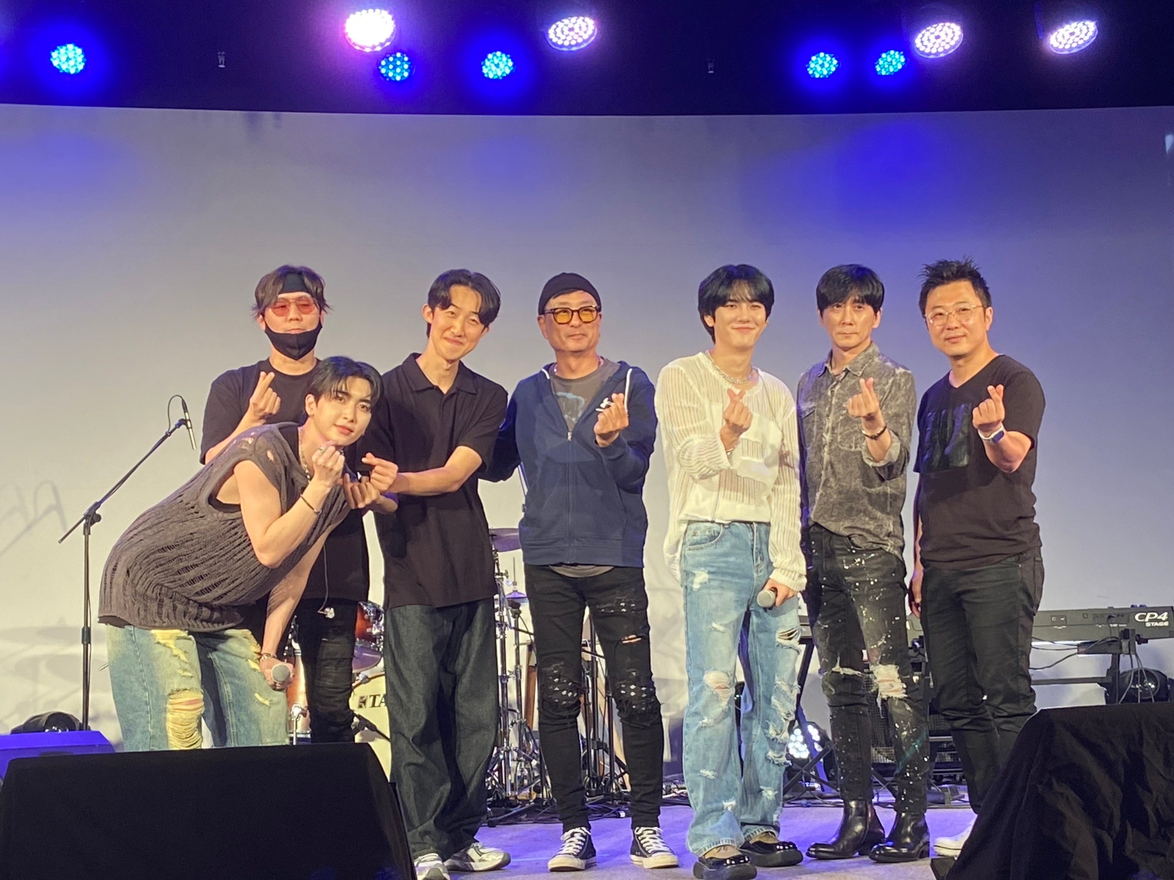 左一李東烈、白色上衣李歡喜,特別邀請韓國頂尖樂手來台合作演出。(照片/紅心字會提供)