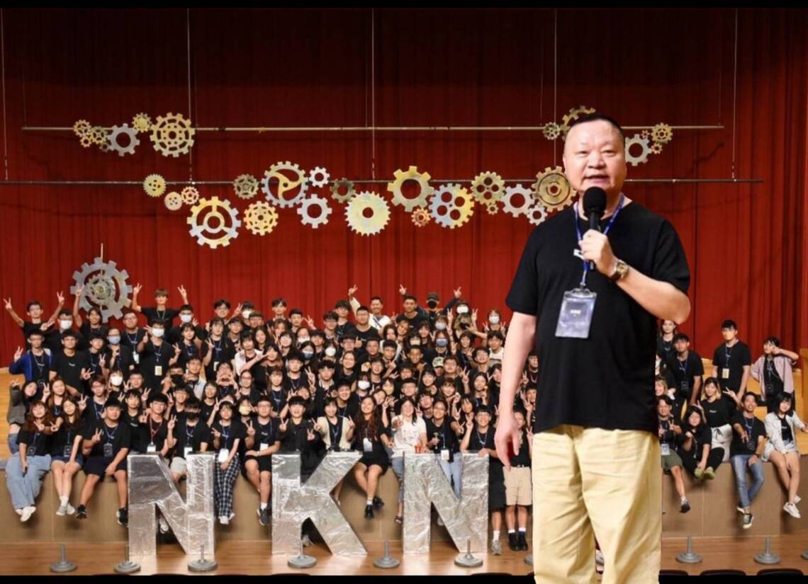 漾新聞|高師大新生共識營「漫步-人類與機器人之間」 王政彥校長期學生找到自我 接軌璀璨的大學生活