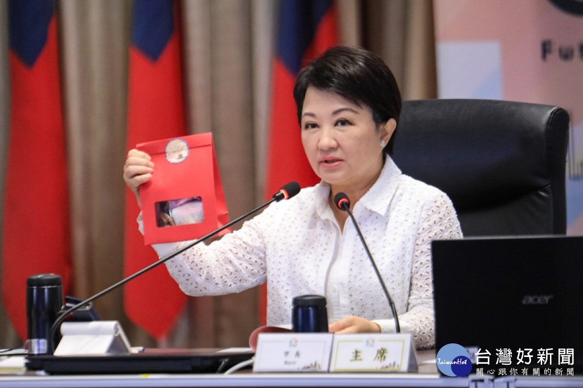 盧市長化身「帶貨女王」，為身障弱勢團體推廣中秋節商品