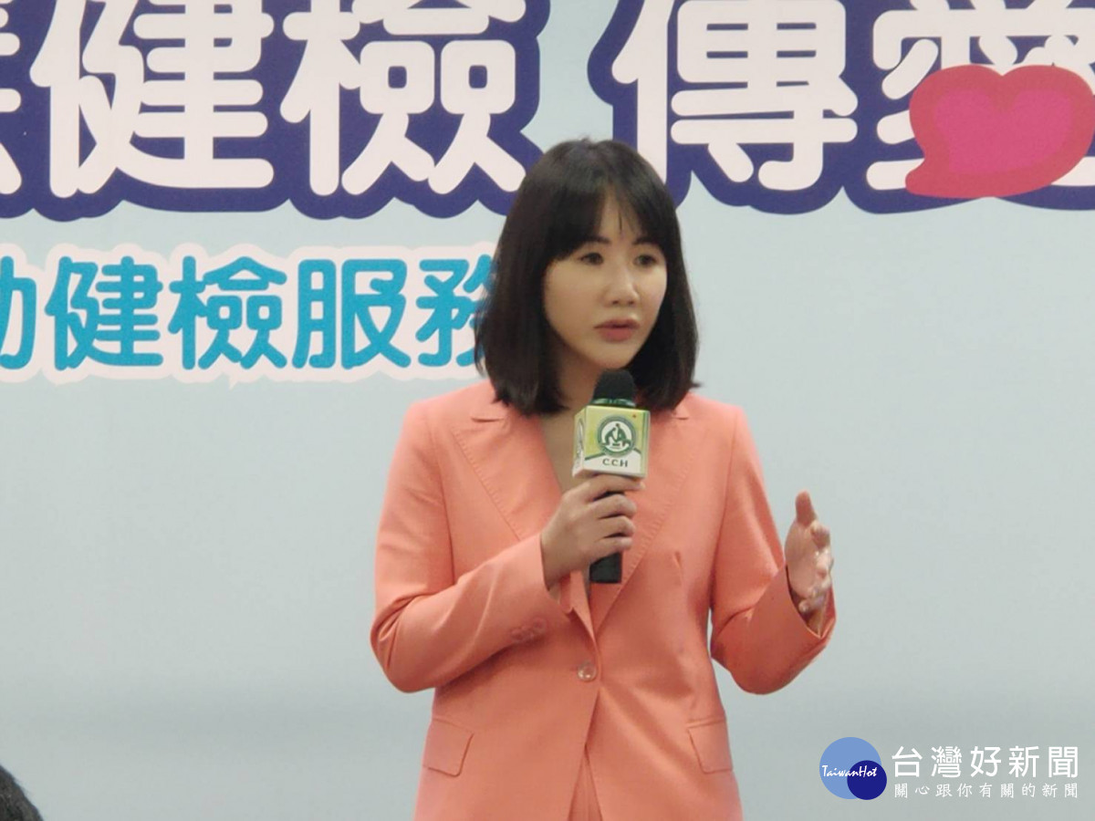立法委員謝衣鳯表示,工研院的智慧、醫材技術,結合彰基宗教傳道精神,將現代化智慧醫療器材及設計,整體運用在社區健檢的流程上。圖/記者鄧富珍攝