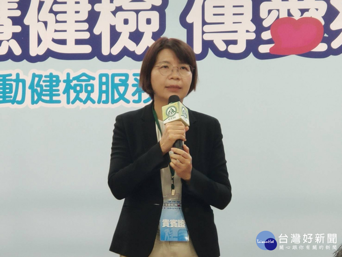 彰基攜手工研院啟動智慧健檢,傳愛南彰化醫療偏鄉,立委黃秀芳致詞支持行動健檢服務。圖/記者鄧富珍攝
