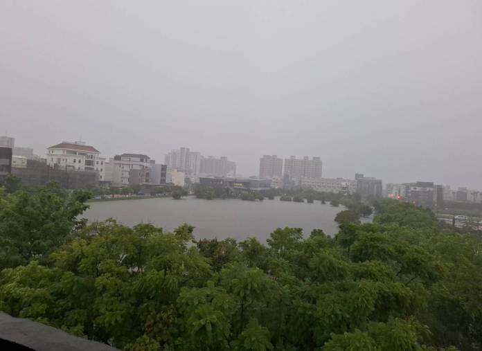 彰化午後豪雨成災! 鹿港.員林水淹成河.滯洪池變天然湖 58 18772 | 生活 生活 記者爆料網