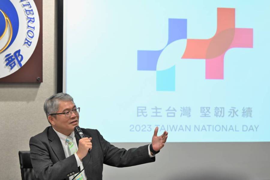 國慶主視覺未見ROC 藍批:政府應從善如流 別搞意識形態 198 國慶主視覺未見ROC 藍批:政府應從善如流 別搞意識形態 197