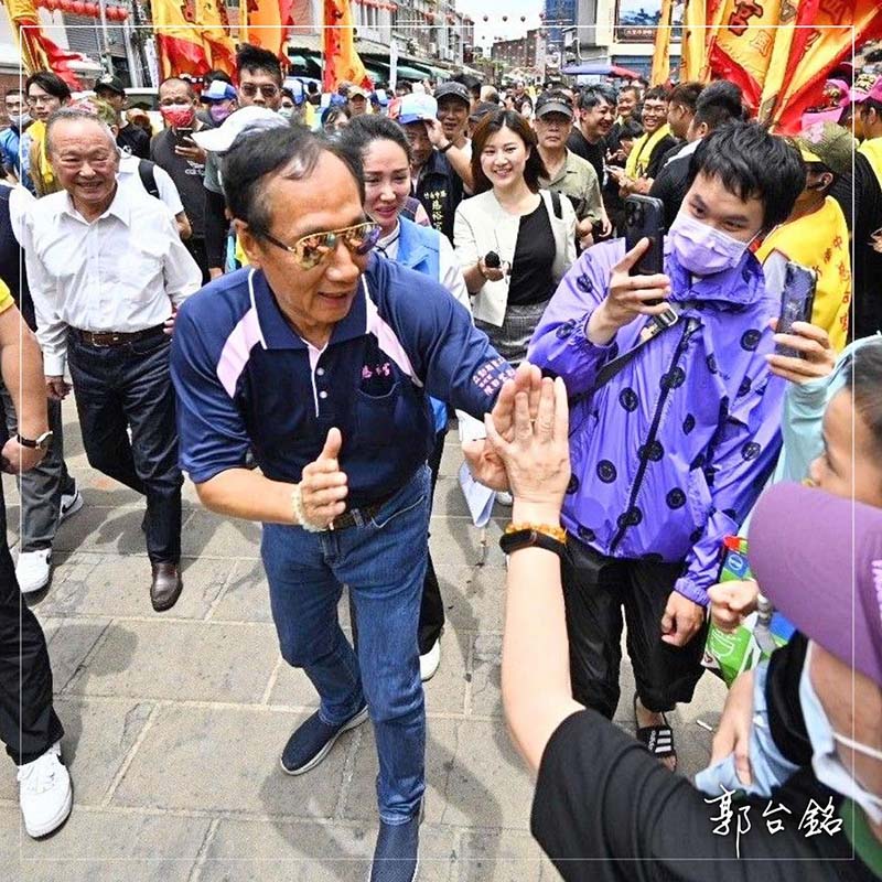 郭台銘證實他的搭檔一定是女性,且能力要比他還強。圖/取自郭台銘臉書