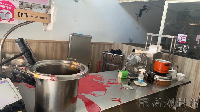 (潑漆片)桃園龜山麵店遭蒙面歹徒潑紅漆砸店 被害人PO文:台灣的治安怎麼了? 65 桃園龜山麵店遭蒙面歹徒潑紅漆砸店 被害人PO文:台灣的治安怎麼了