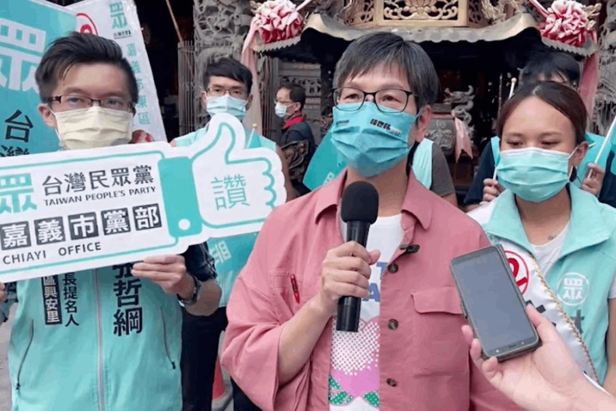 蔡其昌率企業捐防護衣 蔡壁如斥政客作秀 無視血汗醫護離職潮 216 照片來源:蔡壁如臉書粉專