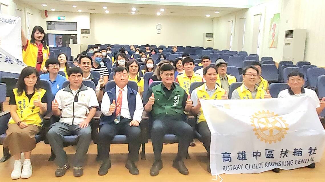漾新聞|晨光攜手中區扶輪捐贈獎學金助左營國中學子 謝文斌見證三年近百萬