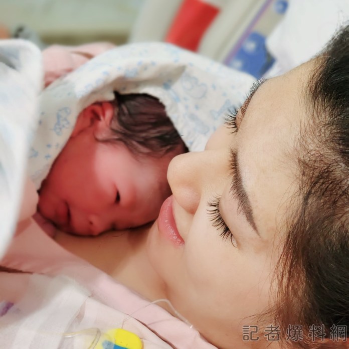Selina任家萱宣布生下小腰果 臉書上幸褔曬一家三口照 78 Selina任家萱宣布生下小腰果 臉書上幸褔曬一家三口照。(圖片翻攝 Selina臉書)