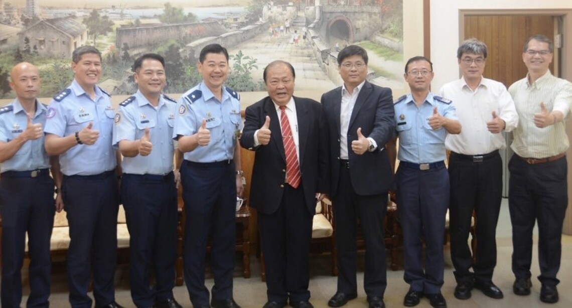 空軍聯隊長姜懿修拜會 陳光復肯定空軍敦親睦鄰