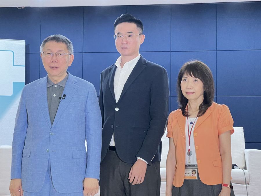 納入政見?柯文哲:代理孕母、安樂死我是支持 206 柯文哲今天舉行記者會,找來陳昭姿、傅俊豪談論代理孕母與安樂死議題。(方炳超攝)