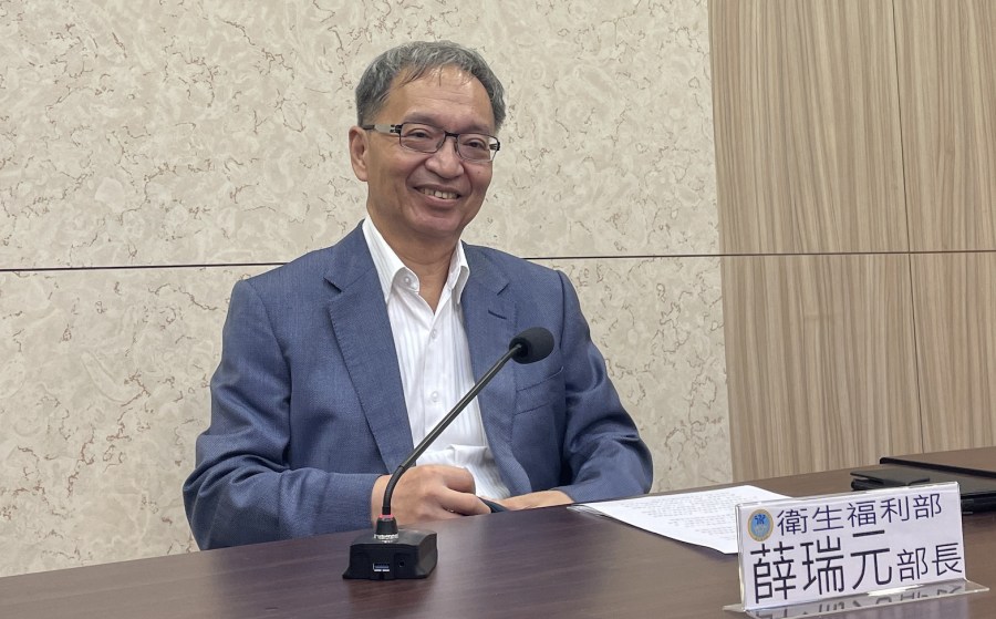 延期！弱勢老人健保免費明年變後年 薛瑞元改口歉「我話說太快」 203