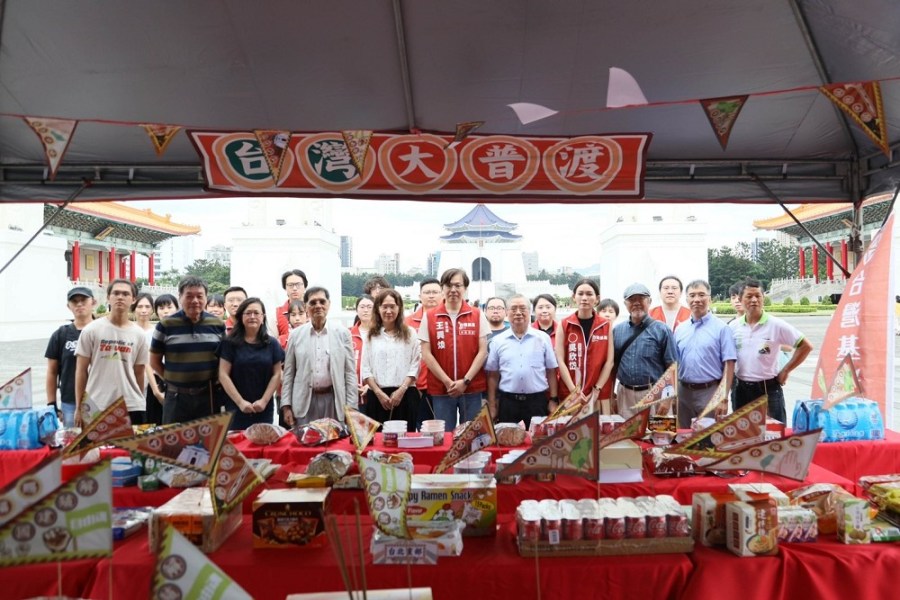 基進黨中正紀念堂前辦普渡 拚2024進國會推倒蔣銅像 206 基進黨中正紀念堂前辦普渡 拚2024進國會推倒蔣銅像 205
