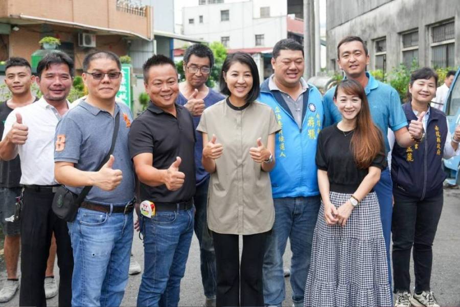 郭台銘喊話韓國瑜吸深藍票? 許淑華:韓是藍啦啦隊長 214 郭台銘喊話韓國瑜吸深藍票? 許淑華:韓是藍啦啦隊長 213