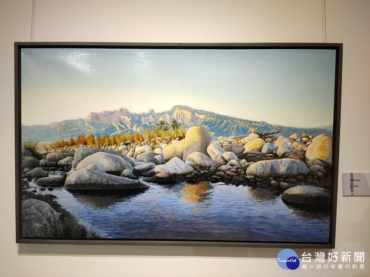 潘孟堯版畫創作展油畫作品「秋冬的火炎山」圖/記者鄧富珍攝