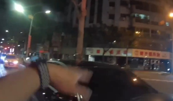 (持刀砍人片)譙人「看三小」被砍! 汐止砍人案警3小時內逮6嫌到案 65 | 社會 社會 記者爆料網