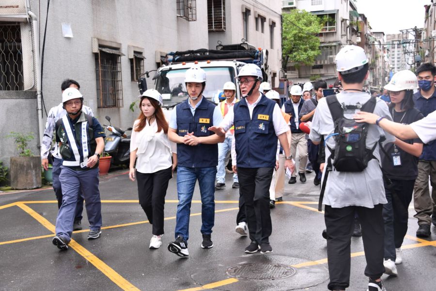 陳怡君批蔣萬安 竟脫口替建商解套「當時還沒有開挖」住戶氣炸 220 陳怡君批蔣萬安 竟脫口替建商解套「當時還沒有開挖」住戶氣炸 219