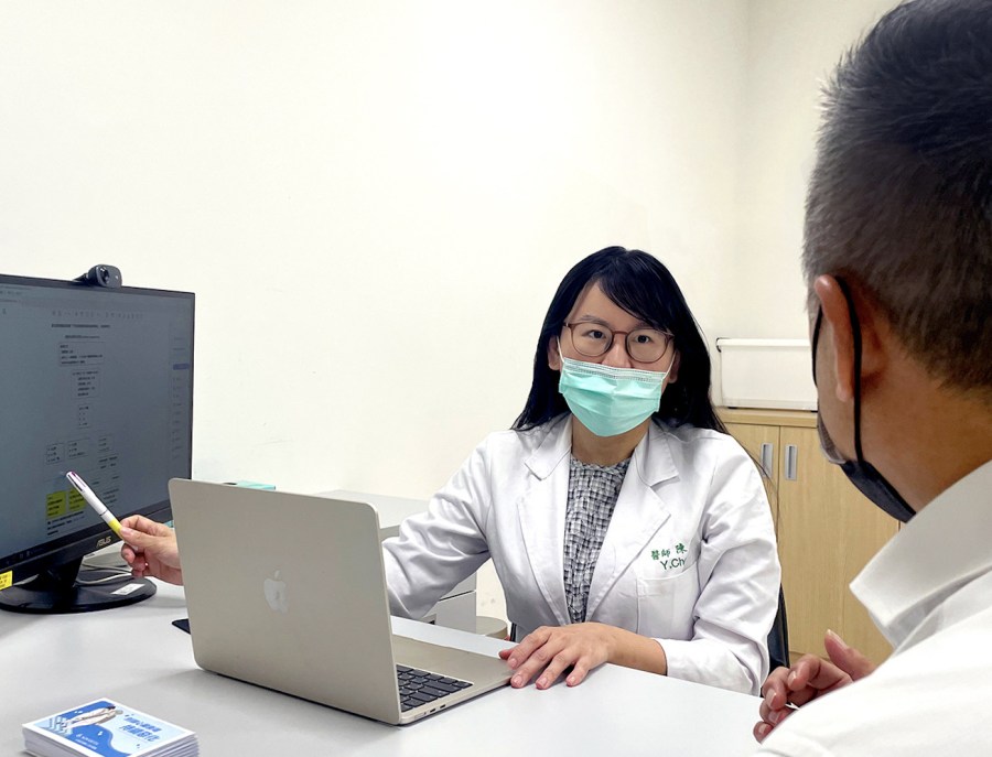 年輕男全身隨機不定時「發腫」! 腫到喉嚨險窒息一查竟是致命罕病 216 年輕男全身隨機不定時「發腫」! 腫到喉嚨險窒息一查竟是致命罕病 215