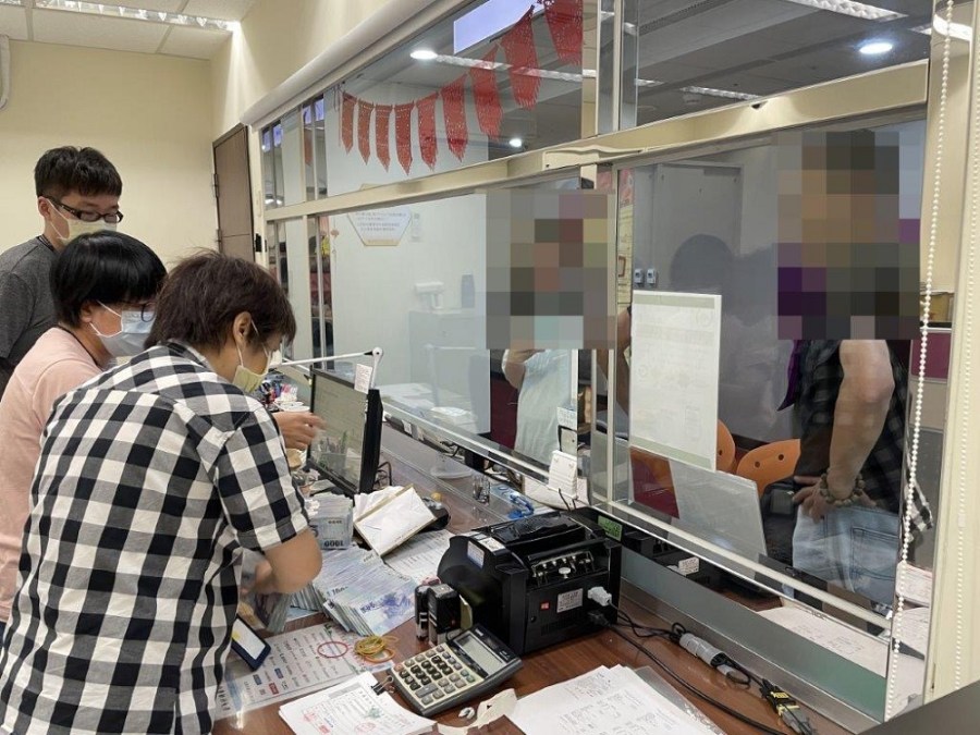 欠稅460萬元被留置 怕管收6歲兒乏人照顧急籌款辦分期 214 cnews204230908a05