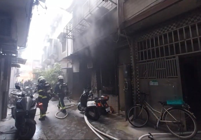 (更新影片)北市萬華桂林路民宅火警!屋內發現1人死亡 63 DE991589 D3D6 415F A8A6 46607F6577A0 | 社會 社會 記者爆料網