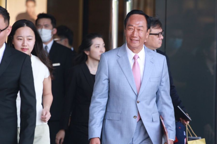 郭台銘邀喝咖啡談整合遲遲未果 黃士修斥:「主戰派」對得起中間選民嗎? 224 郭台銘邀喝咖啡談整合遲遲未果 黃士修斥:「主戰派」對得起中間選民嗎? 223