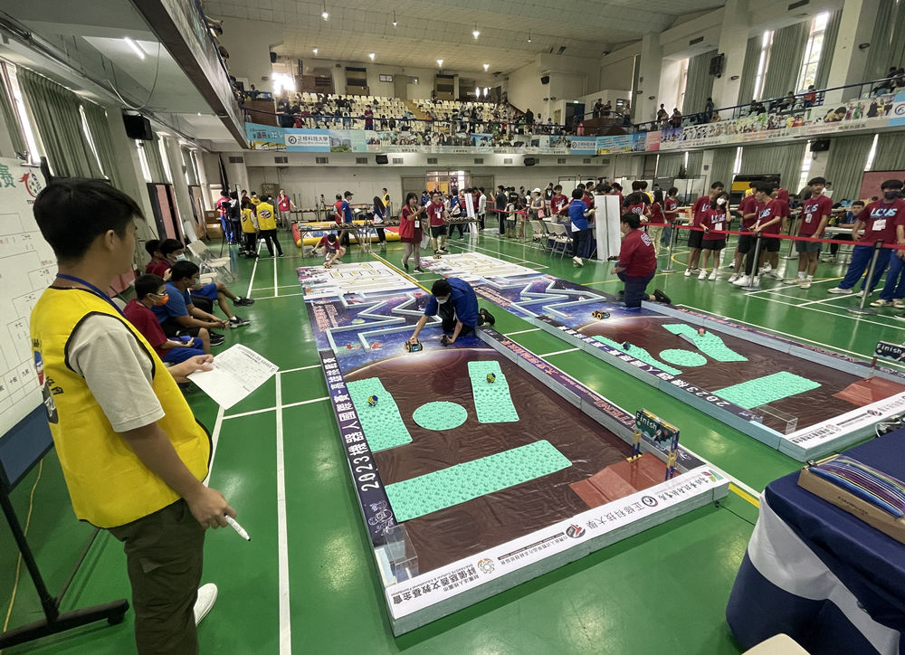 超過300隊各地機器人精英好手同台競技。(圖/財團法人桃園市祥儀慈善文教基金會提供)
