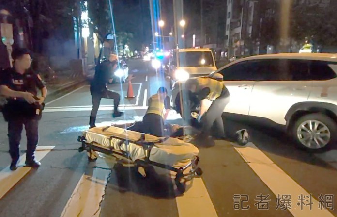 多元計程車疑闖紅燈 深夜撞飛UBER外送員 66 3 4 | 社會 社會 記者爆料網