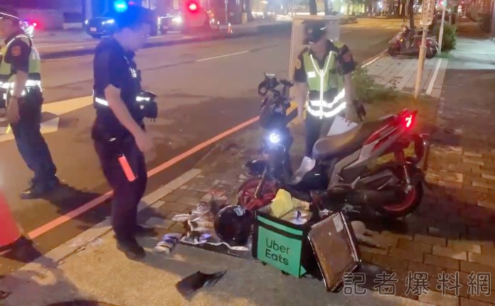 多元計程車疑闖紅燈 深夜撞飛UBER外送員 65 1 1 | 社會 社會 記者爆料網