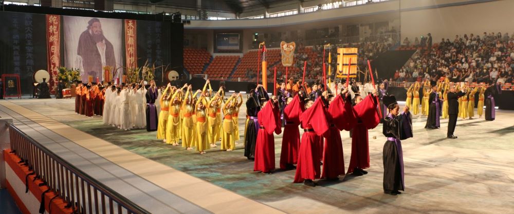 《圖說》祭典舞蹈演繹部分,以藝術教育的方式將孔子的精神廣為傳播。〈教育局提供〉