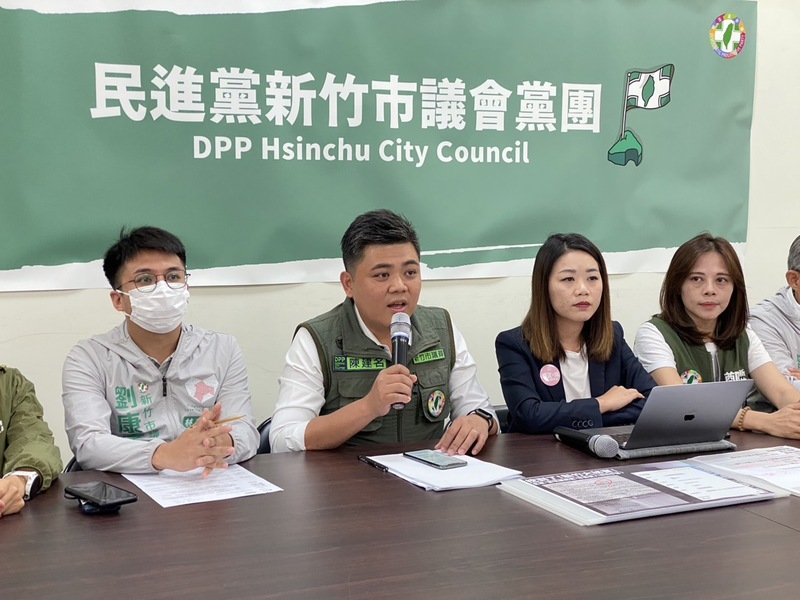 新竹市議會民進黨團今公布高虹安男友承租的房東是建商之事證。中央社