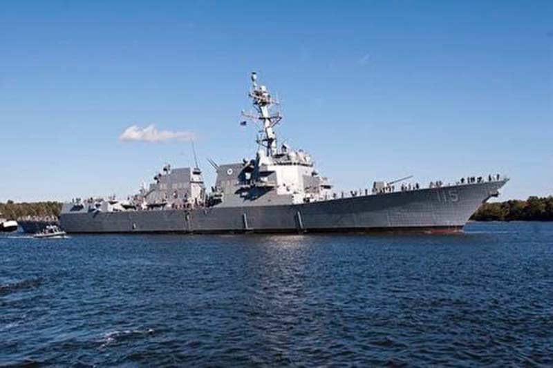 美國海軍最新導彈驅逐艦之一拉斐爾‧佩拉爾塔號(USS Rafael Peralta)抵達日本橫須賀美軍基地,加入美海軍第15驅逐艦中隊。(U.S. Navy photo courtesy of General Dynamics, Bath Iron Works/Released,公有領域)