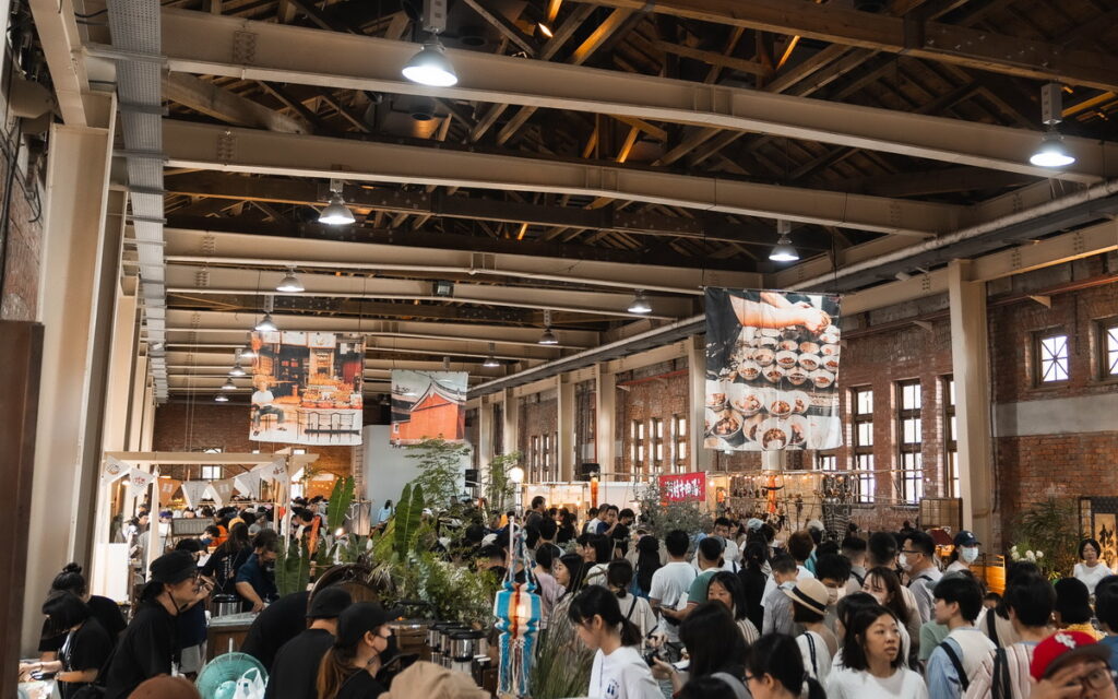 】由火種創作主辦的「台南來了」市集活動於華山紅磚區展開,