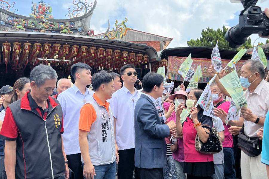 賴清德南投參拜 連喊:健康不分黨派、拉近城鄉差距 208 賴清德南投參拜 連喊:健康不分黨派、拉近城鄉差距 207