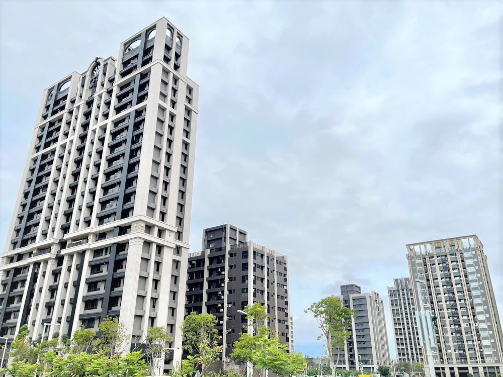 《圖說》三重區的預售屋申報件數及成交總金額,已連續3季蟬聯新北市之冠。圖為三重區新建案。〈地政局提供〉