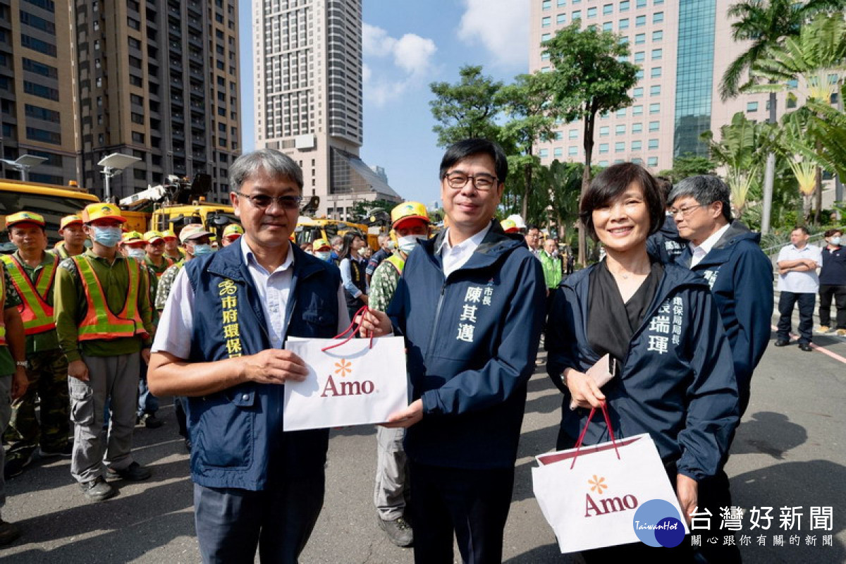 ▲高市支援團協助台東加速災後環境復原， 陳其邁感謝同仁全力支援災後復原。