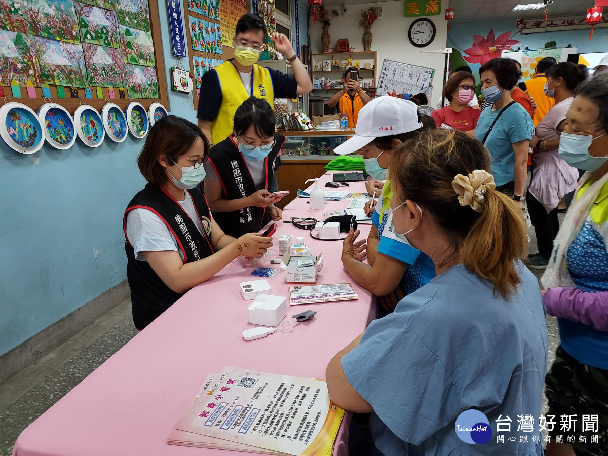 桃園市政府衛生局今(112)年擴大服務量能,增加為23處服務據點,擴及服務92里。