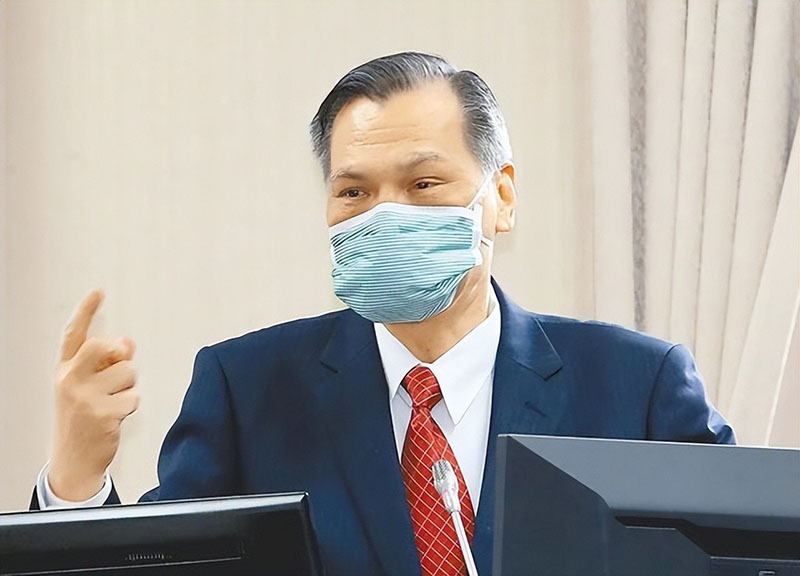 台大社科院長林宏達12日對台大邀陳明通參加「榮退儀式」大怒,指是羞辱台大,台大校長應下台。圖/引自林宏達臉書