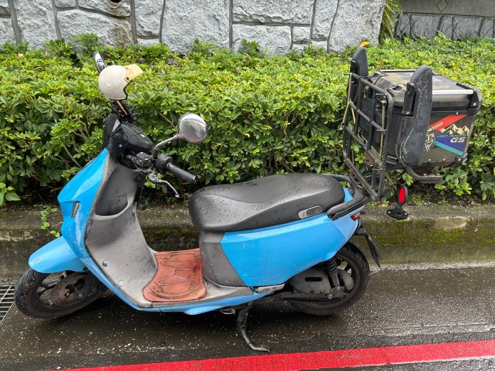 「一袋麵粉」害10多輛機車慘摔! 新北環快多名騎士犁田畫面曝光 64 IMG 5840 0 | 社會 社會 記者爆料網