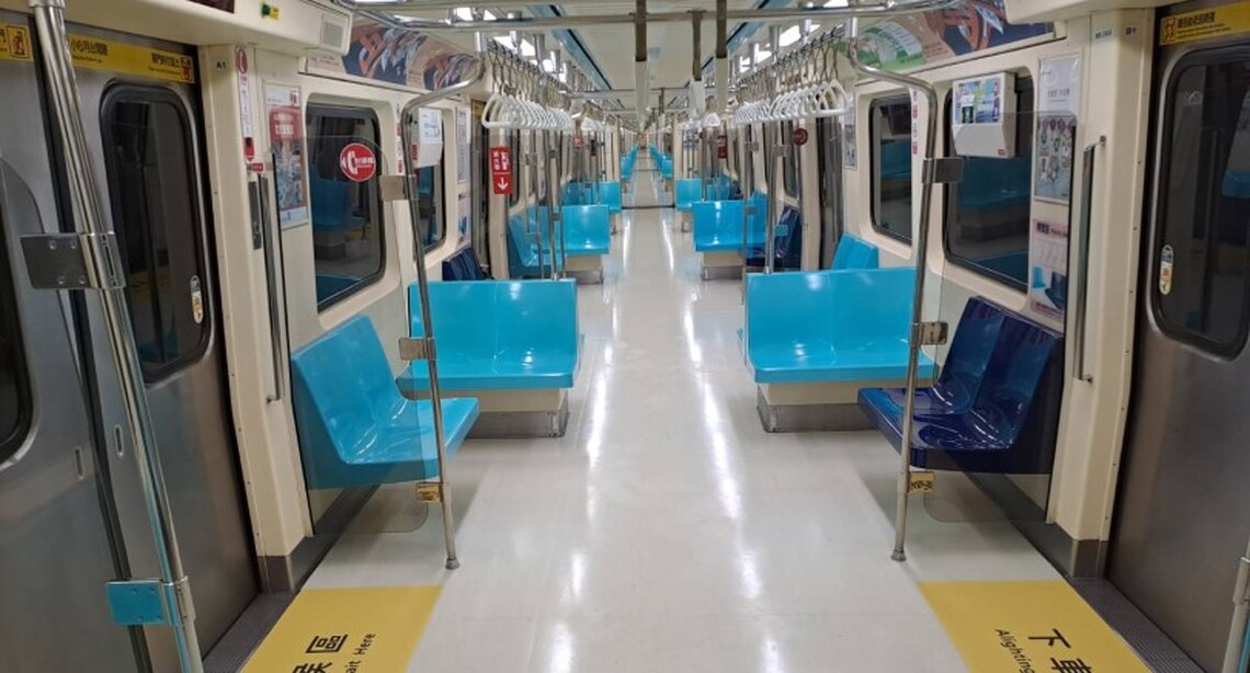 臺北捷運參考國外地鐵 持續辦理電聯車空間優化 中和新蘆線2部列車試辦無中央立柱 進出動線更順暢