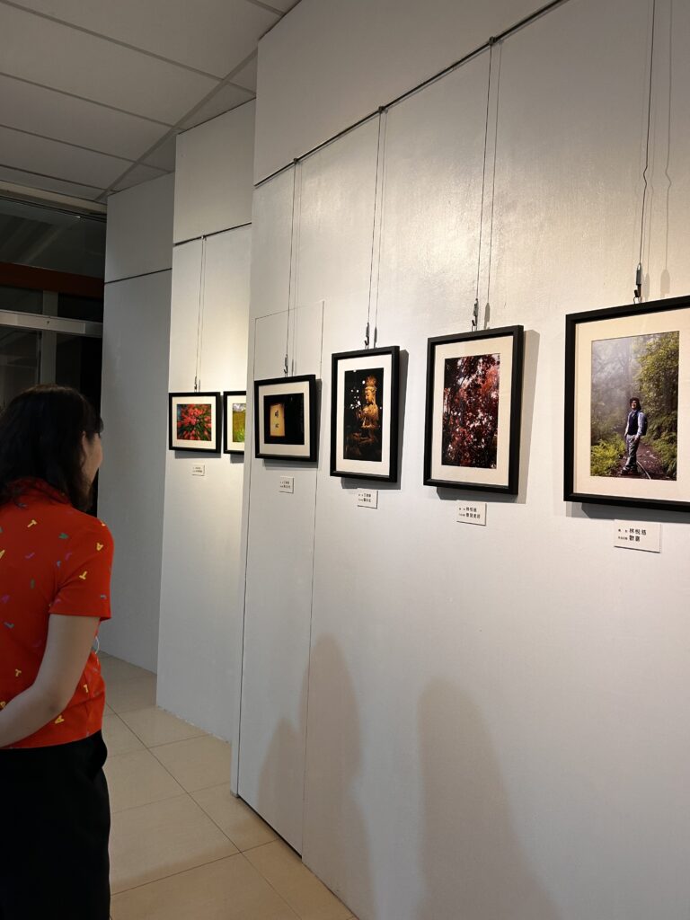 「生活之美攝影-師生聯展」:攝影藝術與教育的結晶