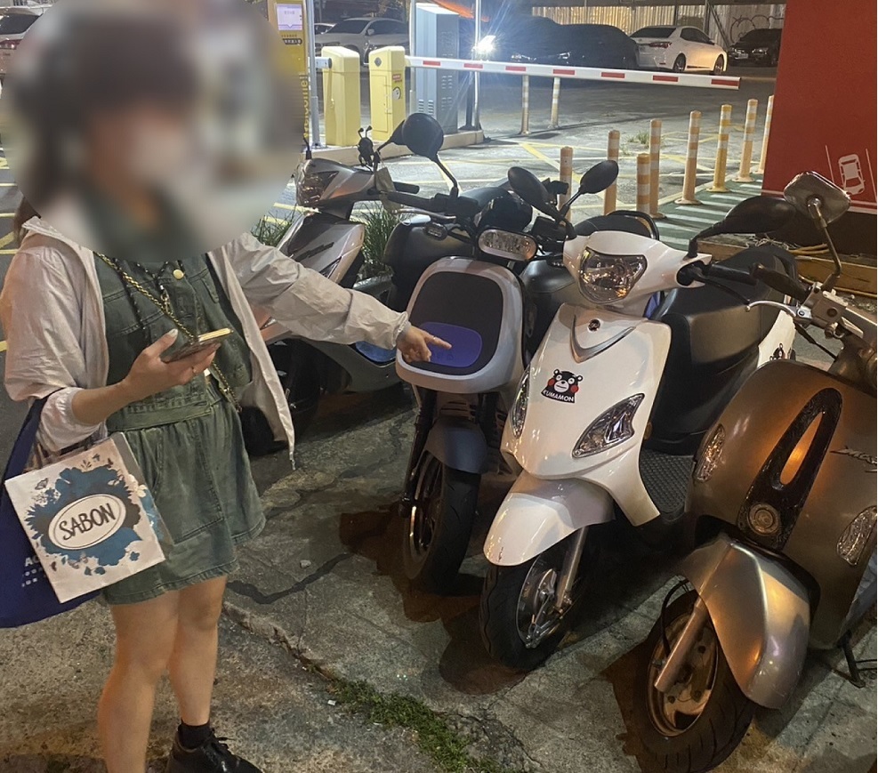 ▲圖說:儘管線索薄弱,員警透過地毯式搜尋,在茫茫車海中尋獲女子愛車 (圖/台政府提供)