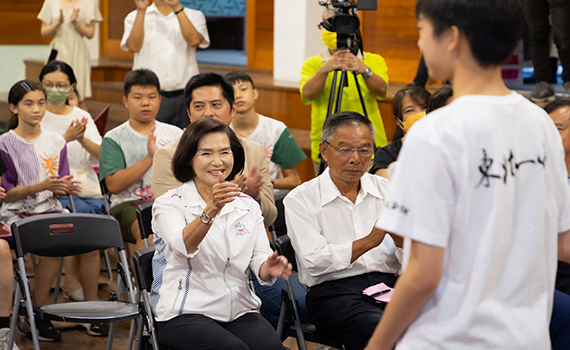 宜蘭囝仔科學科技競賽表現優異 林姿妙接見表揚