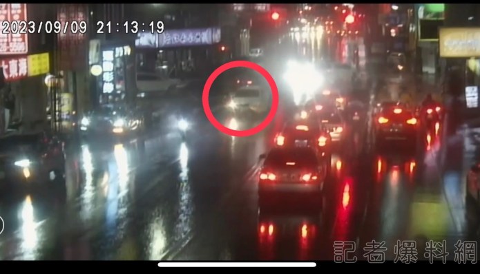 又是台南! 女子過馬路走斑馬線 遭左轉車撞倒送醫 56 0CD8D310 CDF9 4202 9DFE A4EFDE2D2A89 | 社會 社會 記者爆料網