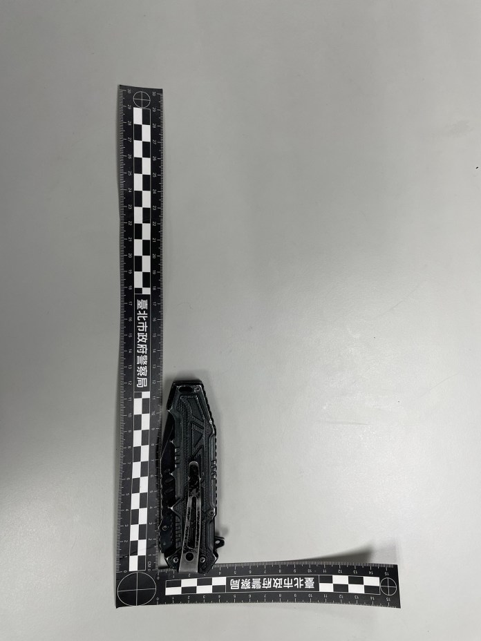南港搶案!23歲女領15萬匯兌人民幣 遭交易男子用椒水攻擊 64 S 638484625 | 社會 社會 記者爆料網