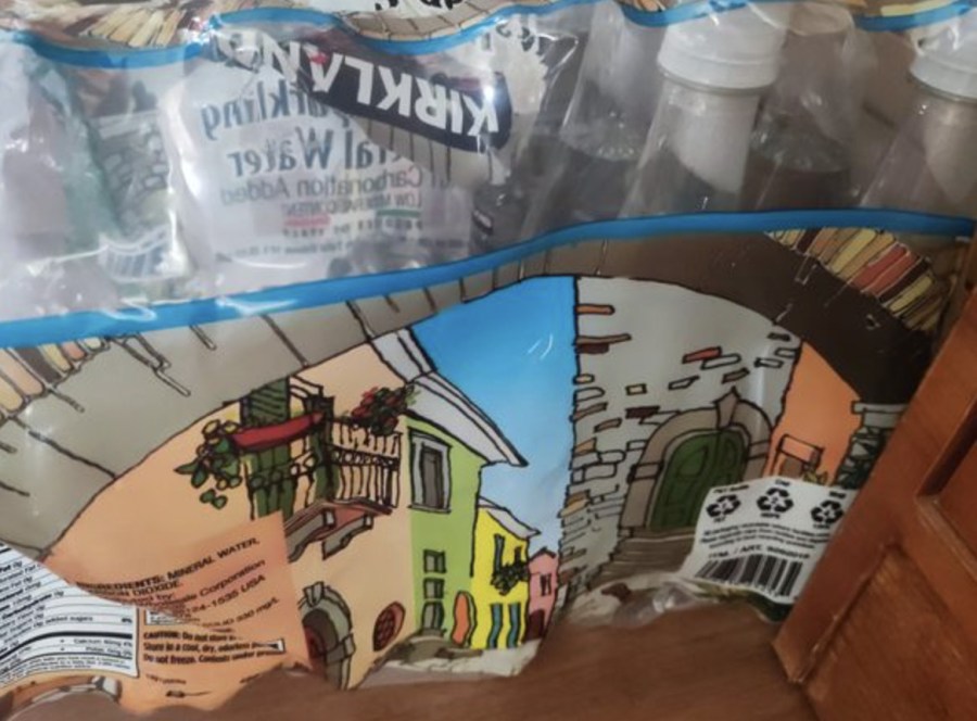 好市多氣泡水「冒塑膠異物」　食藥署證實2批號出包！先下架1504組 203