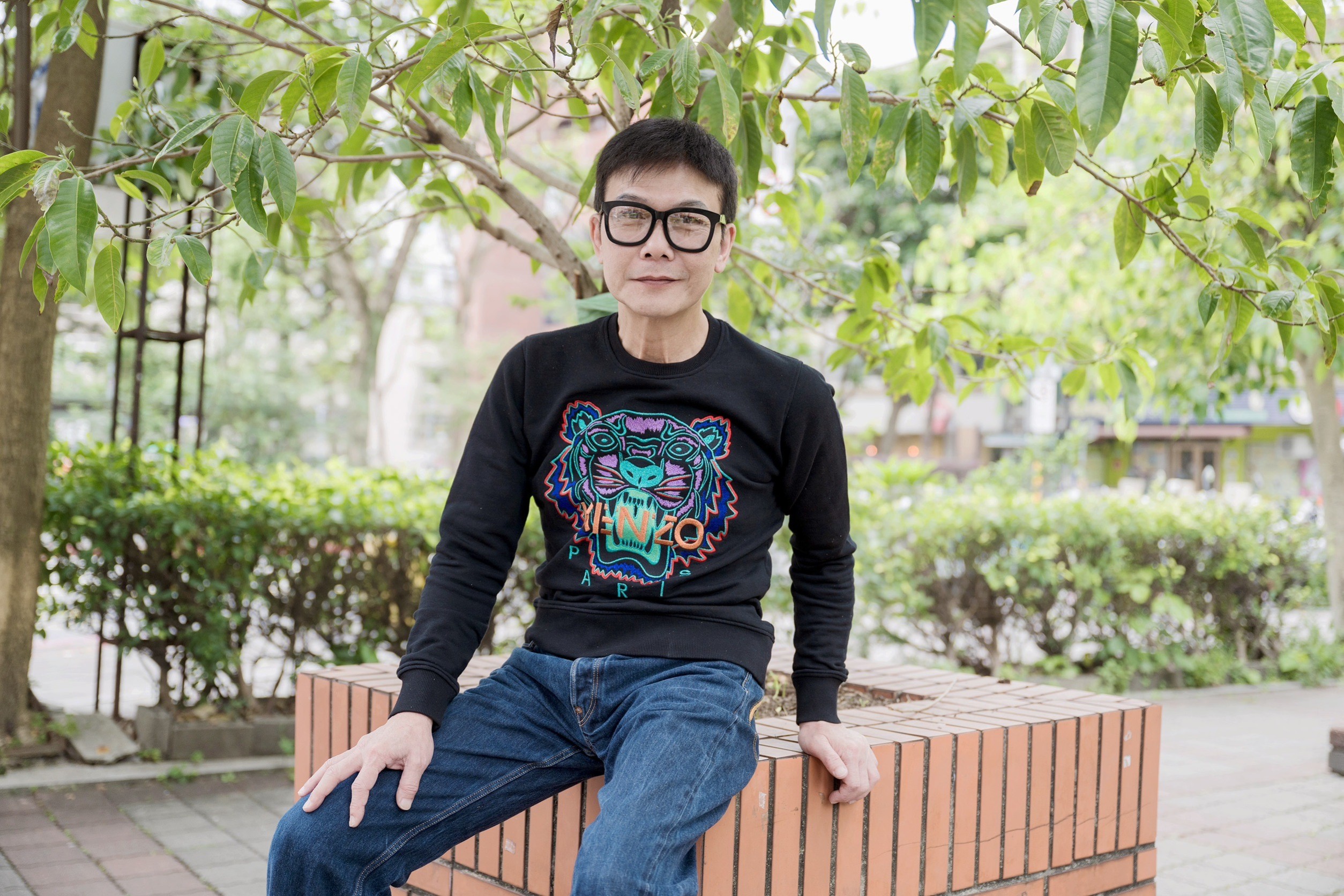 錢小豪日前趁著拍戲空檔,特地從大陸飛來,錄製首個實境YouTube頻道「看你老墓」節目。(照片/LiTV、紅心字會提供)