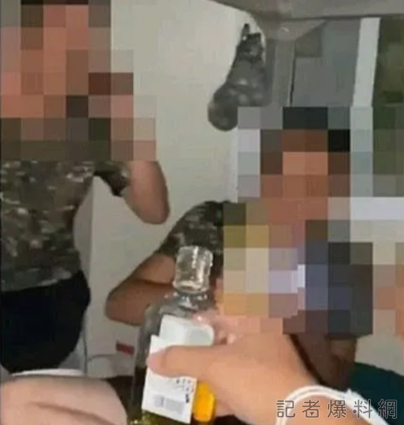 陸軍官兵寢室飲酒作樂還自拍 軍紀渙散畫面曝光 67 1694702024715 | 社會 社會 記者爆料網