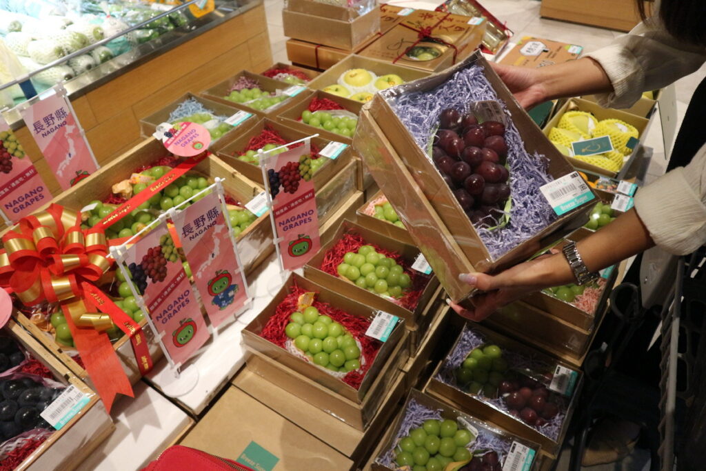自9月14日(週四)起為期一週,台北三間微風超市(微風廣場、微風南京、微風南山)將同步銷售長野縣產葡萄。