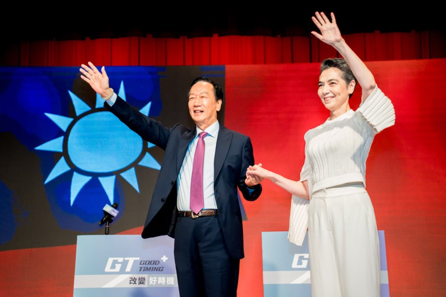 是演員是心靈導師 也是郭台銘搭檔 賴佩霞小檔案 224 cnews124230914a02