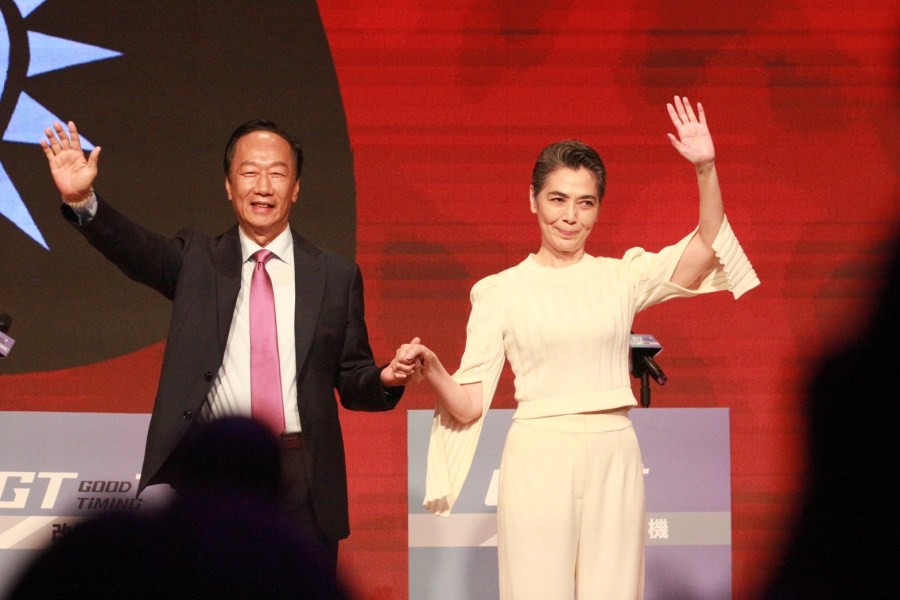 郭台銘副手出爐是藝人賴佩霞 郭台銘:2024我們一定贏 214 郭台銘副手出爐是藝人賴佩霞 郭台銘:2024我們一定贏 213